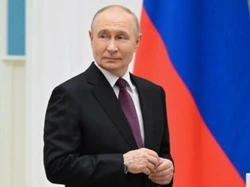 Путин запретил изымать у многодетных семей земельные участки за долги