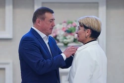 Валерий Лимаренко наградил представителей «Ассамблеи народов России» за вклад в достижение целей спе