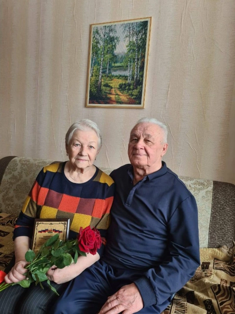  Долгожительниц Поронайска поздравили с юбилеем