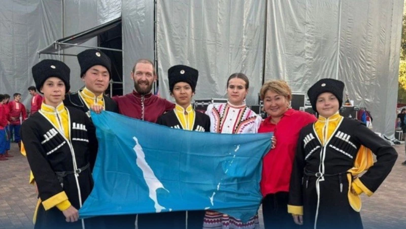 Народный самодеятельный коллектив ансамбль национального танца «Ангара» достойно представил Сахалин