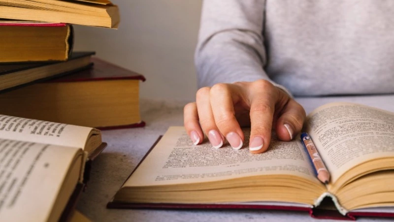 Если ответите правильно на 7/9, то вы прочитали много книг в школе — ТЕСТ на знания