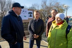 В Луговом по просьбе жителей создают универсальную спортивную площадку