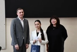 В Поронайске юным депутатам вручили удостоверения