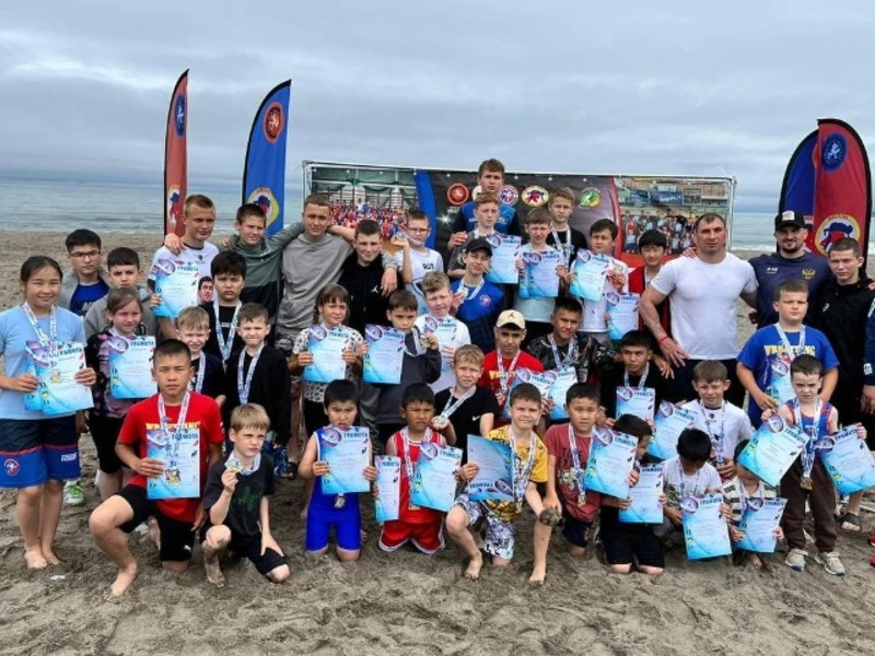 Завершился VII-й открытый традиционный турнир по пляжной борьбе в Невельском городском округе.