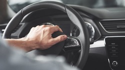На Сахалине водителя отштрафовали за оскорбление сотрудника аэропорта
