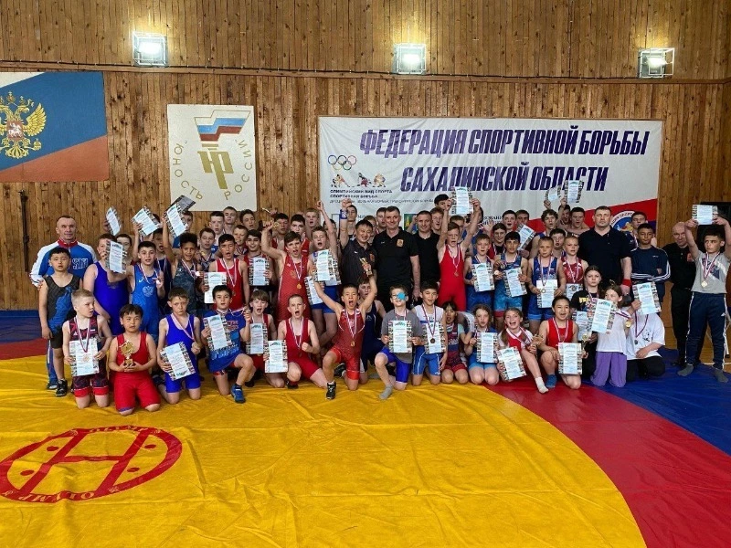  Поронайские спортсмены по вольной борьбе заняли призовые места в пгт. Тымовское🤼‍♂️