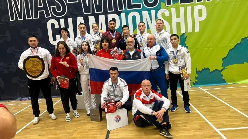 Поронайские спортсмены по мас-рестлингу везут домой медали 