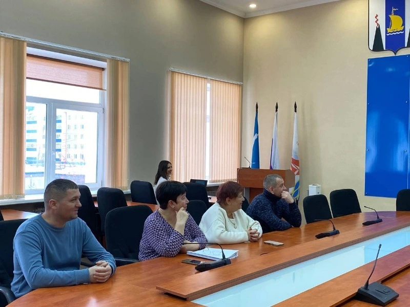 На этой неделе в большом зале администрации состоялась встреча с управдомами и предст