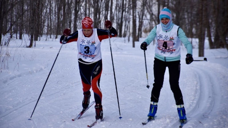 Трудовые коллективы Поронайска посоревновались в лыжных гонках