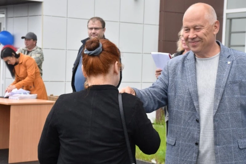 В Поронайске ключи от новых квартир получили 30 семей