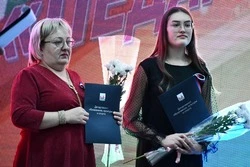 Лучшие педагоги Поронайска получили признание на конкурсе «Педагог года — 2026»