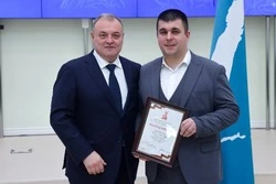 Молодым активистам на Сахалине вручили федеральные и областные награды