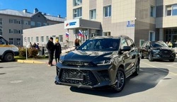 Губернатор вручил сахалинским ветеранам спецоперации ключи от автомобилей с ручным управлением