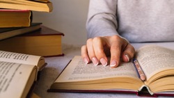 Если ответите правильно на 7/9, то вы прочитали много книг в школе — ТЕСТ на знания