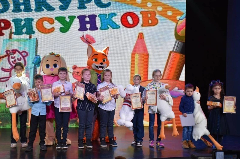Городская площадь глазами детей